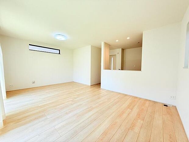 リビングダイニングになります。ご家族そろっての素敵な空間になりそうですね。