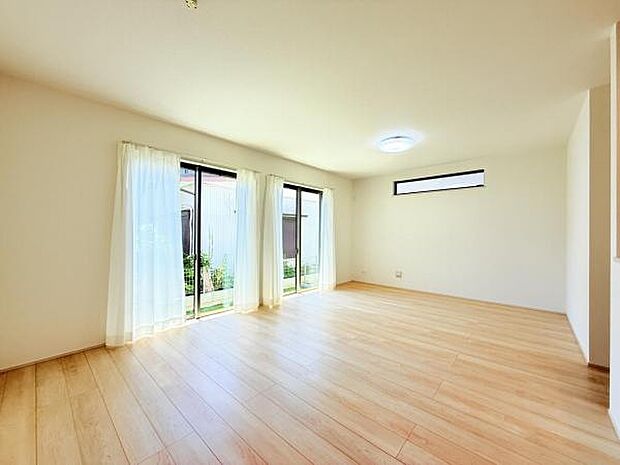 家族団らんの場所としてゆったりと居心地の良いリビングです。