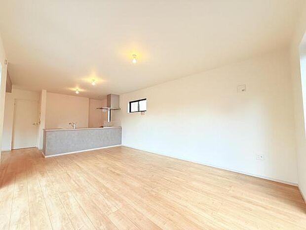 家族団らんの場所としてゆったりと居心地の良いリビングです。