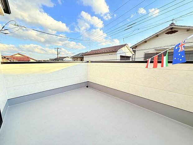 お洗濯ものを気持ち良く太陽の光で干せるのが嬉しいですね。