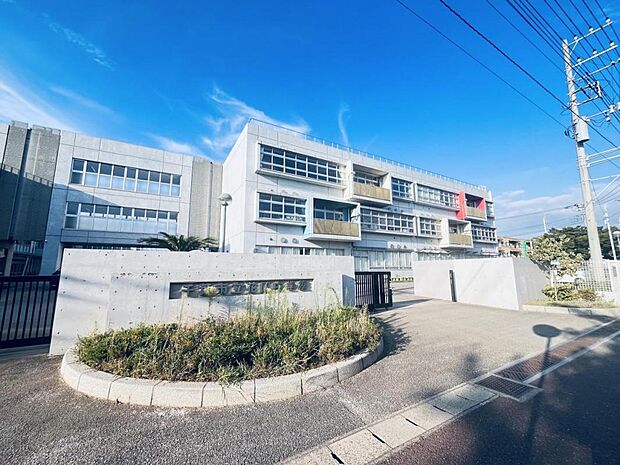 花園中学校まで約1200m(徒歩15分)