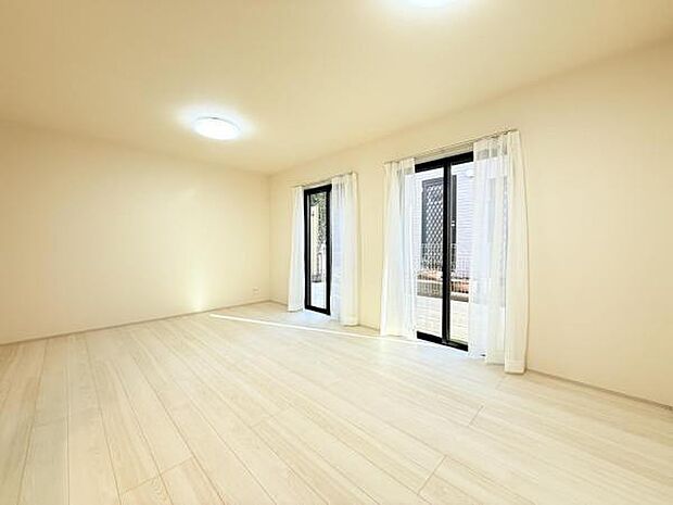 家族団らんの場所としてゆったりと居心地の良いリビングです。