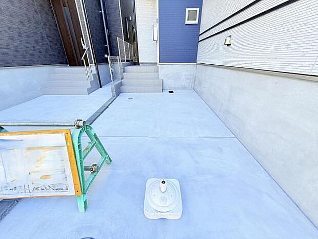 駐車場ももちろん完備しておりますのでお車所有の方にも心強いです。