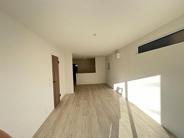 リビングダイニングになります。ご家族そろっての素敵な空間になりそうですね。