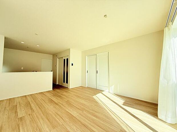 家族団らんの場所としてゆったりと居心地の良いリビングです。