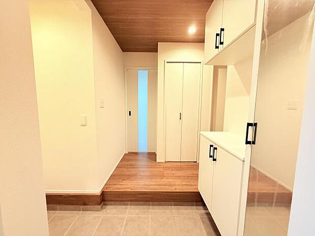 いつも気持ちよくご家族を迎えられる玄関です。