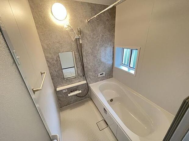 お風呂でほっとひといき。1日の疲れを癒しましょう。