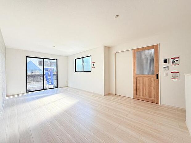 家族団らんの場所としてゆったりと居心地の良いリビングです。