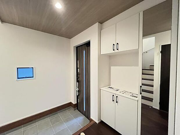 いつも気持ちよくご家族を迎えられる玄関です。