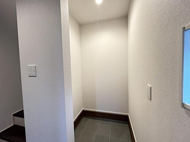 玄関がいつも片づくシューズインクローゼットがあります。