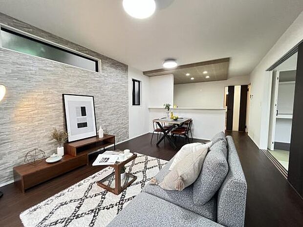 リビングダイニングになります。ご家族そろっての素敵な空間になりそうですね。