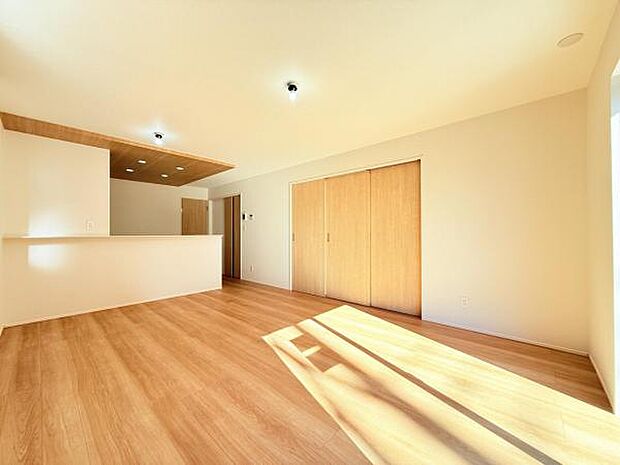 家族団らんの場所としてゆったりと居心地の良いリビングです。