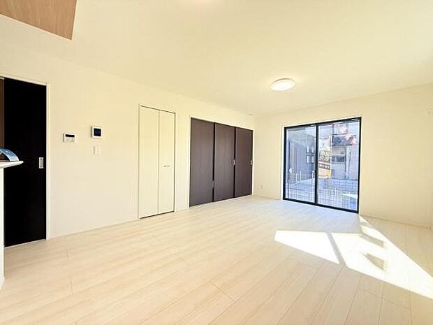 家族団らんの場所としてゆったりと居心地の良いリビングです。