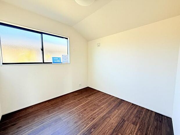 子供部屋にもちょうど良い大きさのお部屋です。