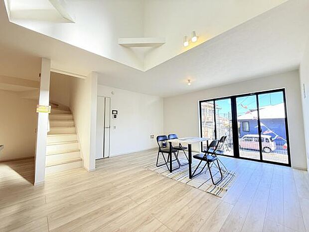 リビングダイニングになります。ご家族そろっての素敵な空間になりそうですね。