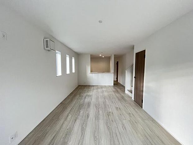 家族とゆったり時間を過ごせるリビングダイニング。