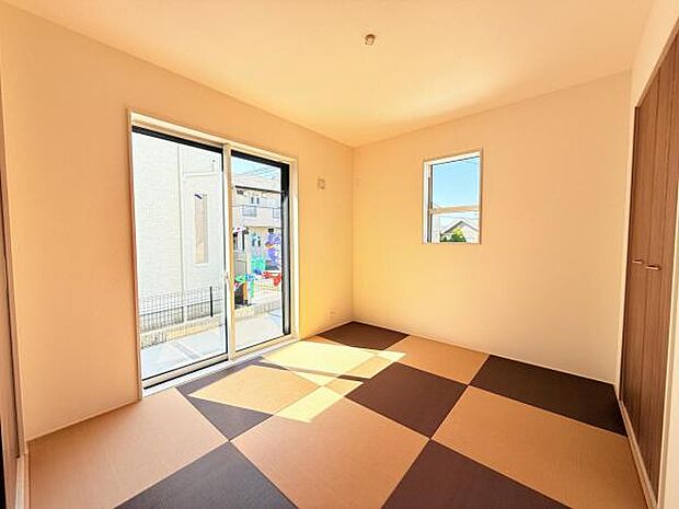 和室スペースです。畳のお部屋は寛げる空間ですね。