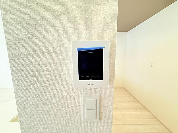 訪問者を確認できるTVモニター付きインターフォンです。