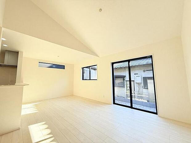 家族団らんの場所としてゆったりと居心地の良いリビングです。