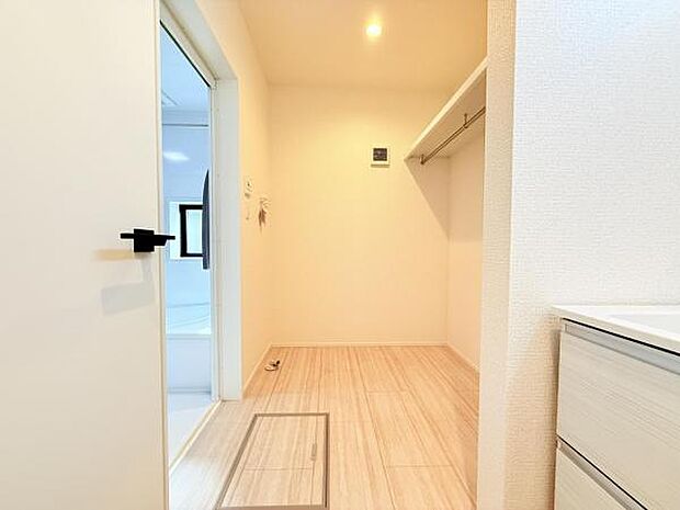 脱衣所は小さなお子様がいるご家庭にも重宝されます。