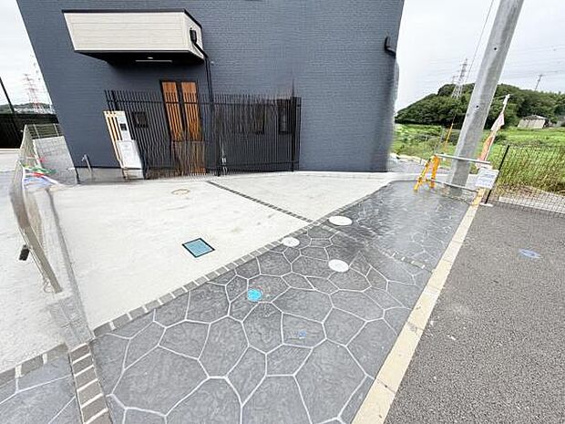 駐車場ももちろん完備しておりますのでお車所有の方にも心強いです。