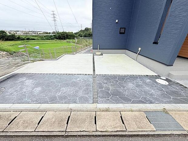 駐車場ももちろん完備しておりますのでお車所有の方にも心強いです。