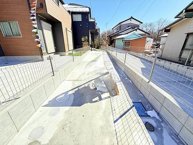 駐車場ももちろん完備しておりますのでお車所有の方にも心強いです。