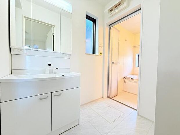 脱衣所は小さなお子様がいるご家庭にも重宝されます。