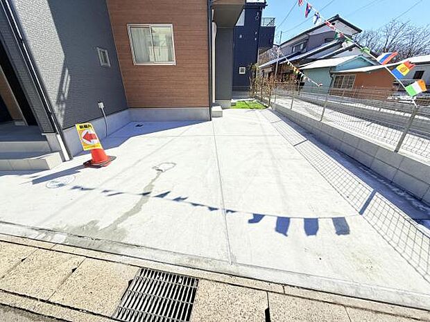 駐車場ももちろん完備しておりますのでお車所有の方にも心強いです。