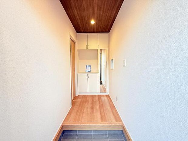 いつも気持ちよくご家族を迎えられる玄関です。