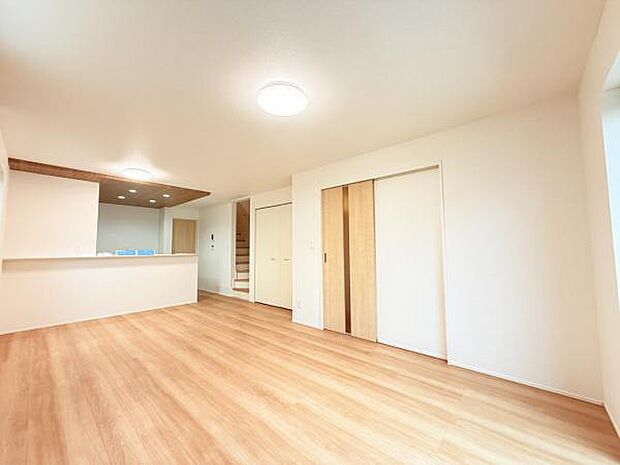 家族団らんの場所としてゆったりと居心地の良いリビングです。