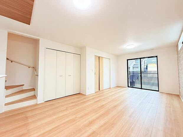 家族団らんの場所としてゆったりと居心地の良いリビングです。