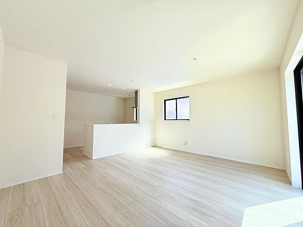 家族団らんの場所としてゆったりと居心地の良いリビングです。