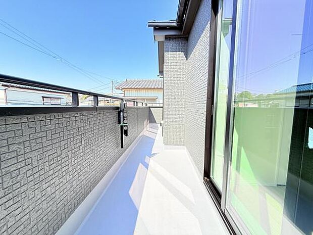 お洗濯ものを気持ち良く太陽の光で干せるのが嬉しいですね。