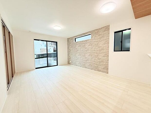 リビングダイニングになります。ご家族そろっての素敵な空間になりそうですね。