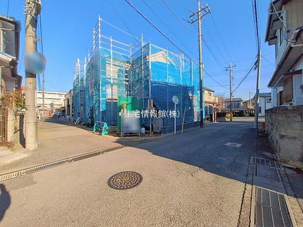 前面道路を含めた現地写真です。