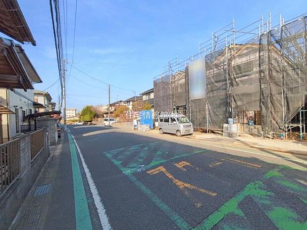 前面道路を含めた現地写真です。