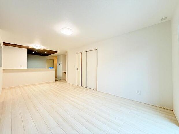 家族団らんの場所としてゆったりと居心地の良いリビングです。