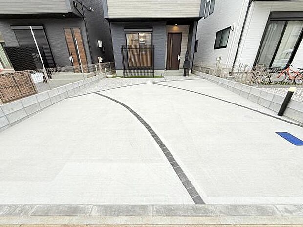 駐車場ももちろん完備しておりますのでお車所有の方にも心強いです。