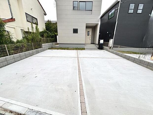 駐車場ももちろん完備しておりますのでお車所有の方にも心強いです。