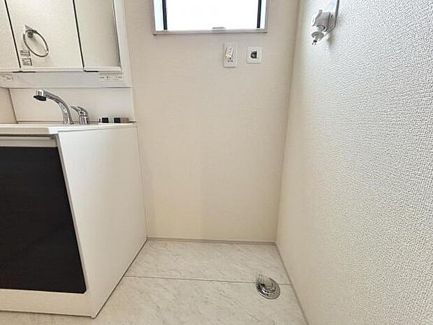 お天気を気にせずお洗濯ができ、室内干し可能です。