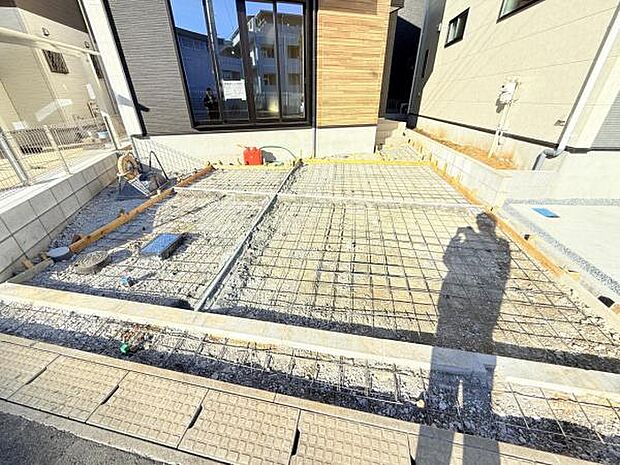 駐車場ももちろん完備しておりますのでお車所有の方にも心強いです。