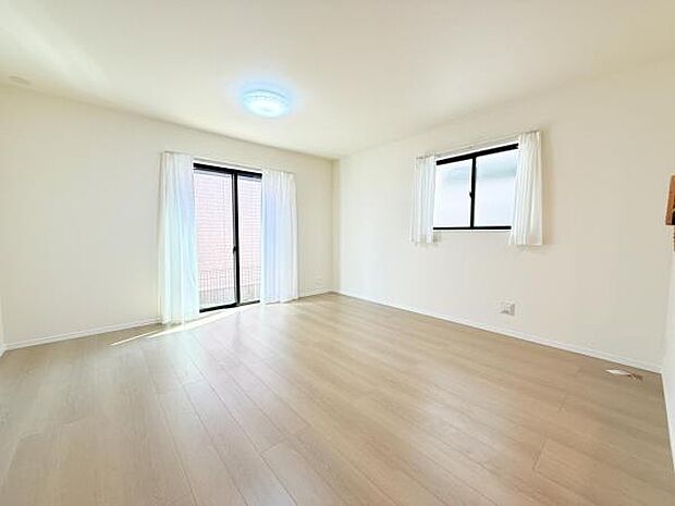 リビングダイニングになります。ご家族そろっての素敵な空間になりそうですね。