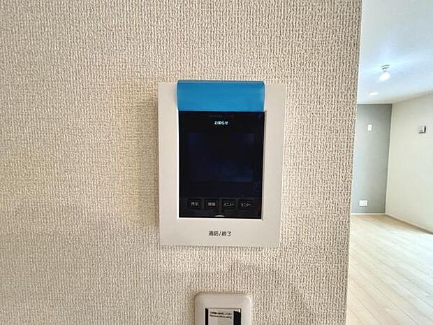 訪問者を確認できるTVモニター付きインターフォンです。