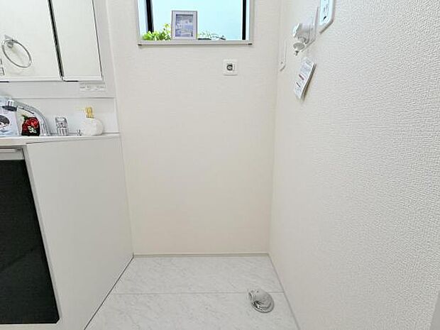お天気を気にせずお洗濯ができ、室内干し可能です。