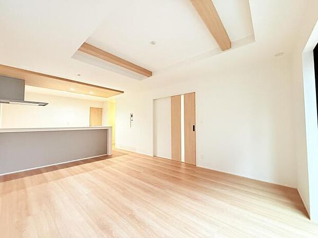 家族団らんの場所としてゆったりと居心地の良いリビングです。