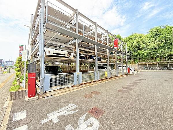 駐車場ももちろん完備しておりますのでお車所有の方にも心強いです。