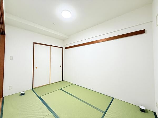 和室スペースです。畳のお部屋は寛げる空間ですね。
