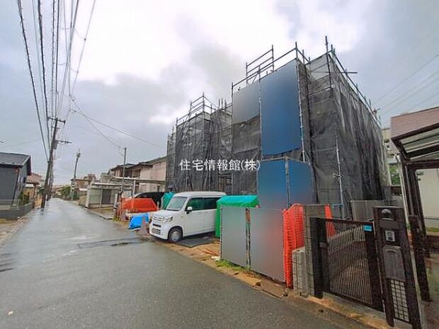 前面道路を含めた現地写真です。