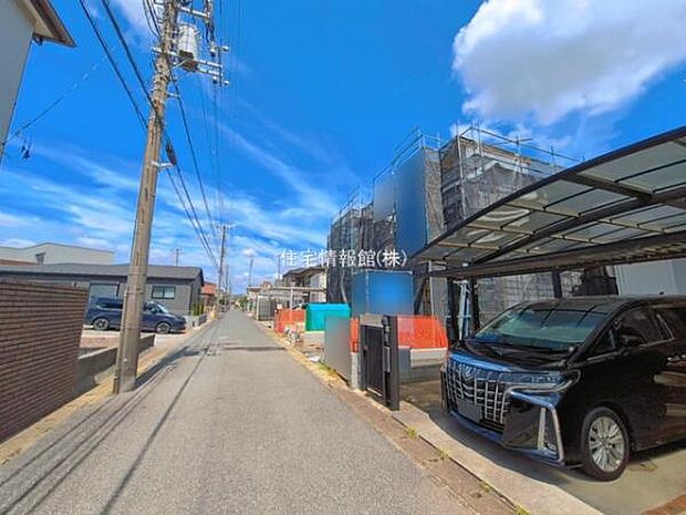 前面道路を含めた現地写真です。